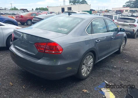 2012 Volkswagen Passat 2.5L Se из США, поврежденный, VIN 1VWBP7A38CC102605